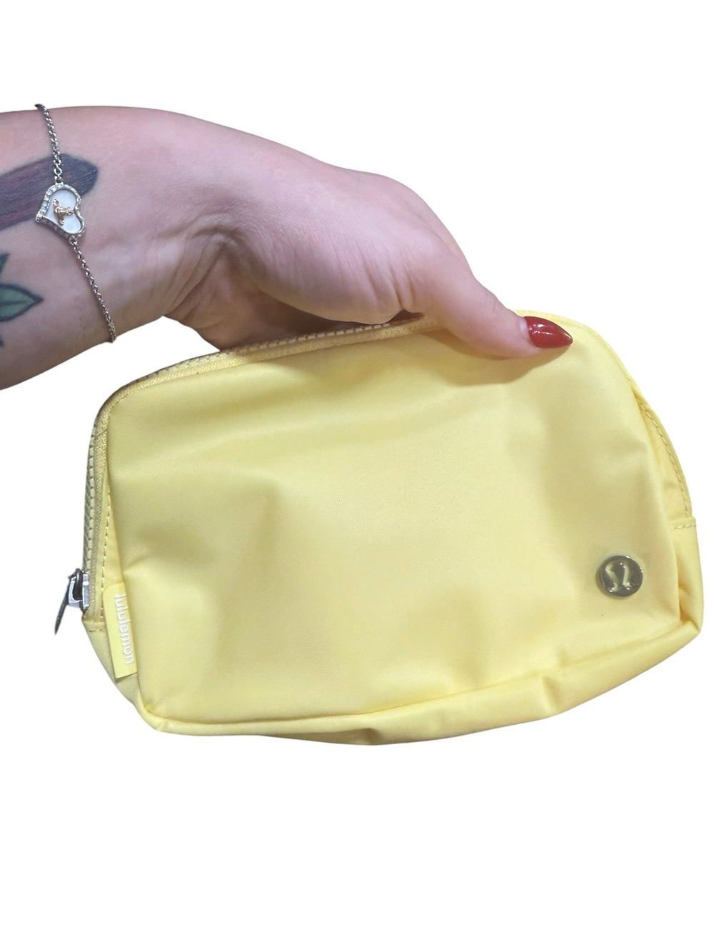 NWT Lululemon Everywhere Belt Bag Pouch Spry Yellow Travel Bag - Picture 7 of 9